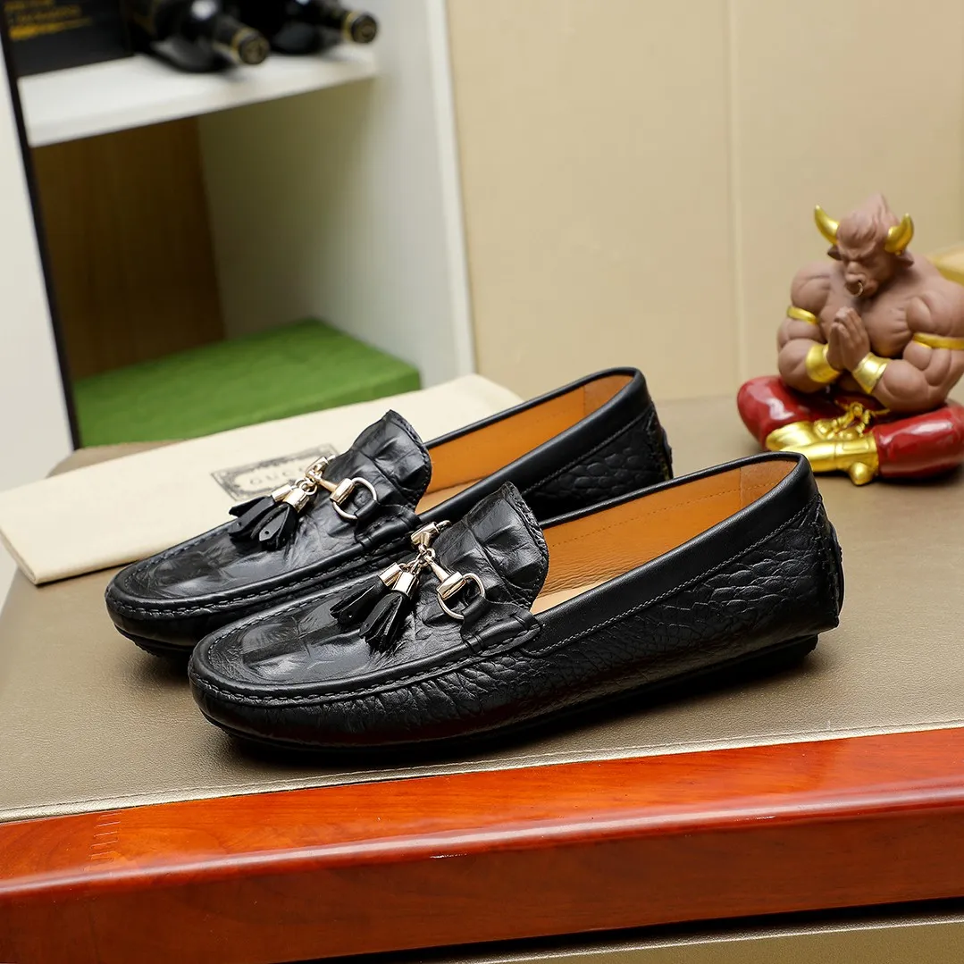 Men's shoes💰360💰🕷🕷️【 GUCCI 】Gucci's best-selling trendy men's casual slip-on shoes 🇨🇳Official website original 1:1 mold 💯Original quality, fine workmanship ☘Fashionable and versatile, perfect shape, comfortable on the feet 🍓Trendy men's recommended model, imported cowhide on the top layer 🎋High-quality pigskin lining, rubber wear-resistant and non-slip outsole, high-end atmosphere, worth owning 🍉Optional 38-44